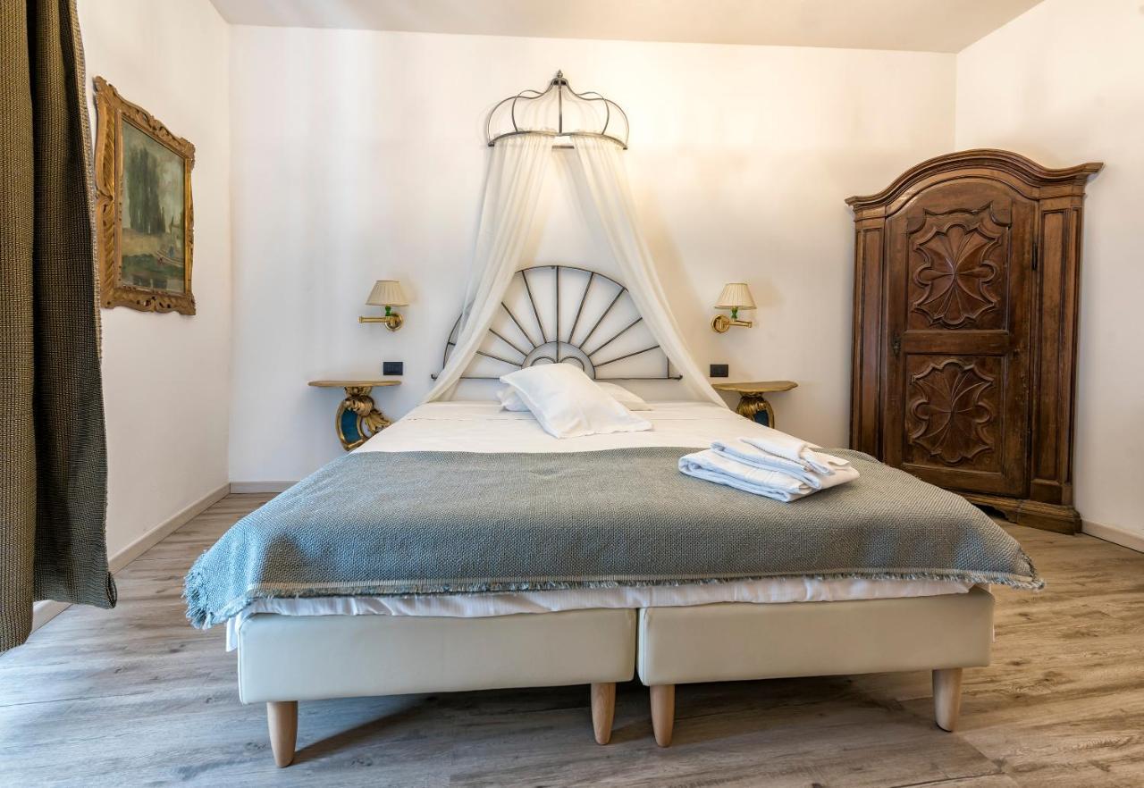 Rooms Alla Loggia Del Castello เตรนโต ภายนอก รูปภาพ